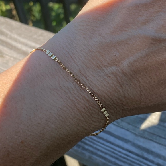 Dainty gold plated chain bracelet - new. - Picture 9 of 9